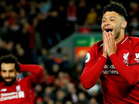 Sao Liverpool nhận ngay hợp đồng mới dù mới đá vài phút