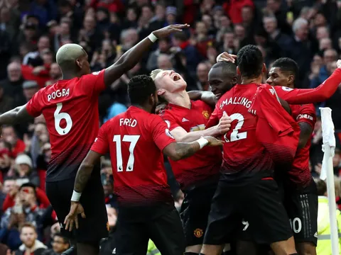 Sao Man Utd bị đồn đoán ra đi: "Tôi vẫn còn hợp đồng với United"