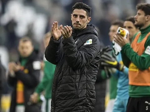 Sao Monchengladbach động viên toàn đội sau trận thua thảm