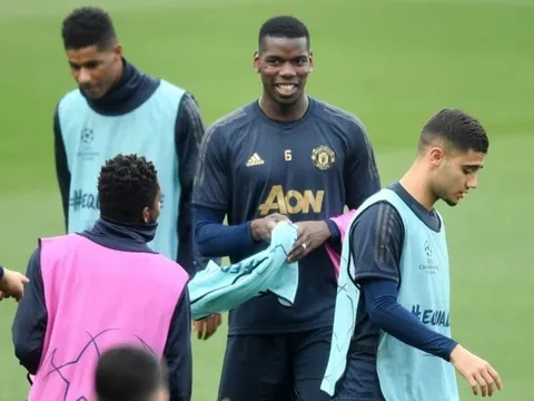 Cầu thủ M.U nói với Pogba 'hãy mang tôi tới Real cùng'
