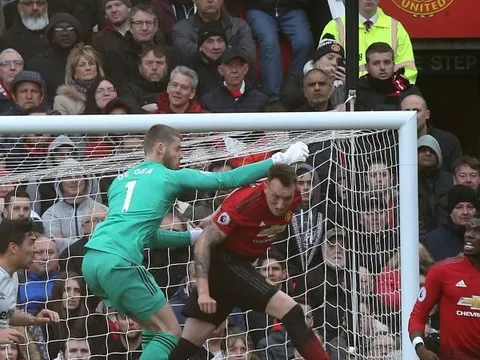 Sao West Ham: "Cầu thủ M.U đó chắc chắn là 1 con mèo"