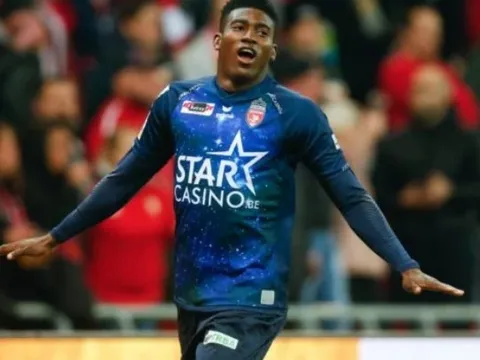 Sắp có 2 gương mặt lạ xuất hiện trên sân tập Liverpool