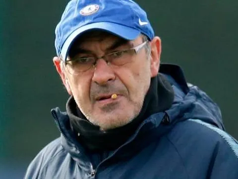SÔC: Sarri "không biết vì sao" bom xịt 30 triệu bảng còn ở lại Chelsea