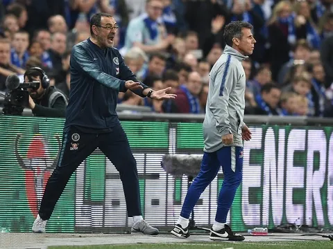 Sarri nổi điên khi thủ thành Kepa công khai 'tạo phản' ngay trong hiệp phụ