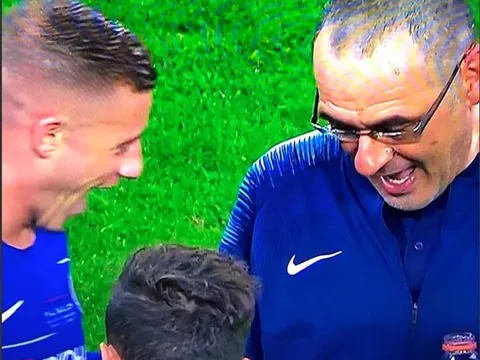 Sarri thưởng lớn cho bản thân sau khi đánh bại Arsenal