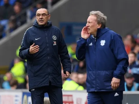 Sarri tiết lộ điều khiến HLV Cardiff giận dữ sau thất bại oan ức trước Chelsea