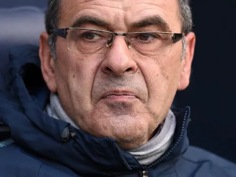Sarri đáp trả fan: "Đời tôi chưa bao giờ bị xúc phạm như vậy"