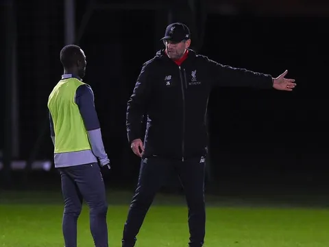 Sau cú sốc tại Old Trafford, đội hình Liverpool xáo trộn thế nào?