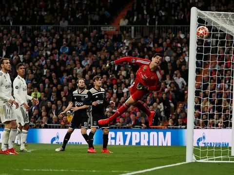 Sau De Gea, đến lượt Courtois 'cosplay' Joe Hart