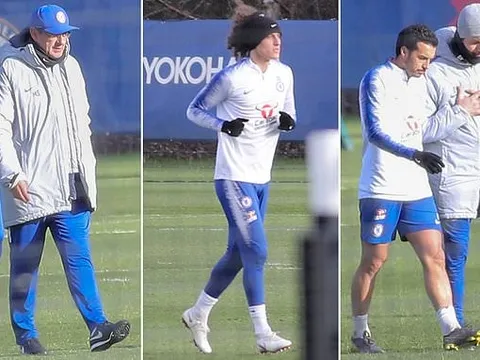 Đang giông bão, Sarri vẫn 'bình yên vô sự' trên sân tập Chelsea