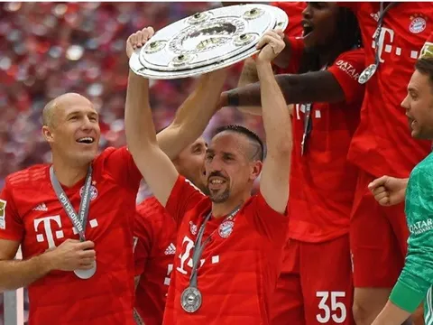 Sau khi ghi bàn chia tay, đôi cánh Robbery tri ân Bayern thế nào?