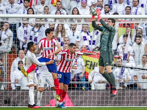 Sau "phù phép", Thibaut Courtois lại làm CĐV Real dậy sóng