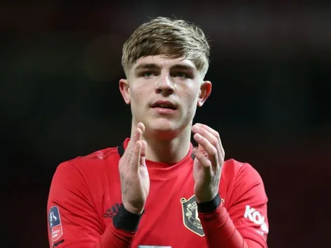 Sao trẻ ra sân, Man Utd giữ sạch lưới 6/7 trận