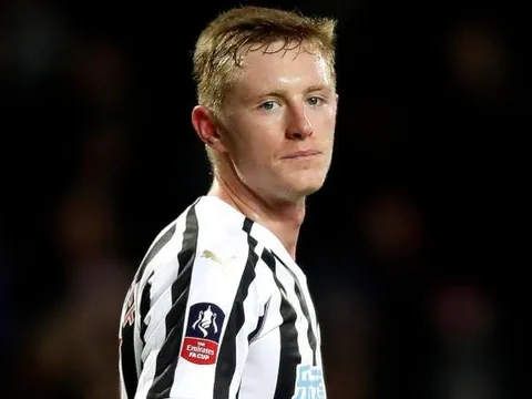 HLV xác nhận, Man Utd rõ khả năng mua sao Carrick ‘thèm khát’