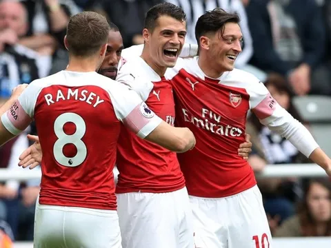 "Dùng cậu ta là cơ hội duy nhất để Arsenal lọt vào Top 4"