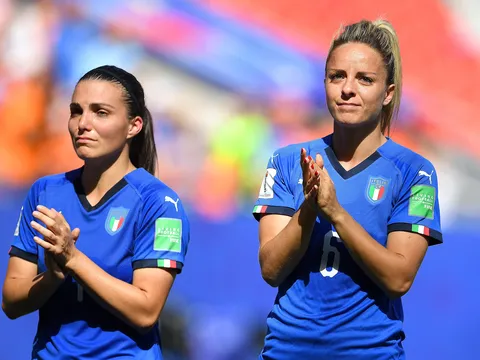 'Bóng đá Ý đã có đủ vấn đề, phụ nữ thường chỉ đứng bếp'