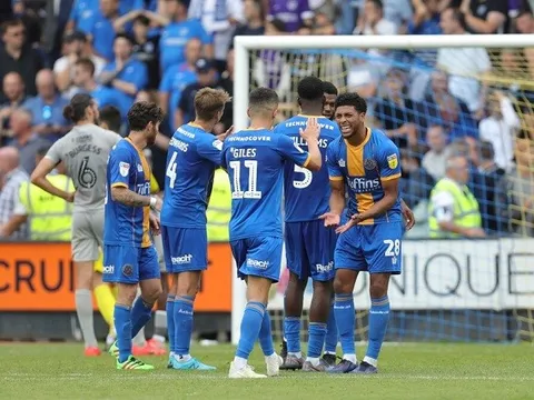 Klopp dè bỉu, nhưng trận đá lại là tất cả những gì Shrewsbury mơ ước