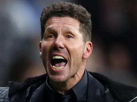 NÓNG: Simeone lên tiếng khó tin về pha ăn mừng khiêu khích của Ronaldo