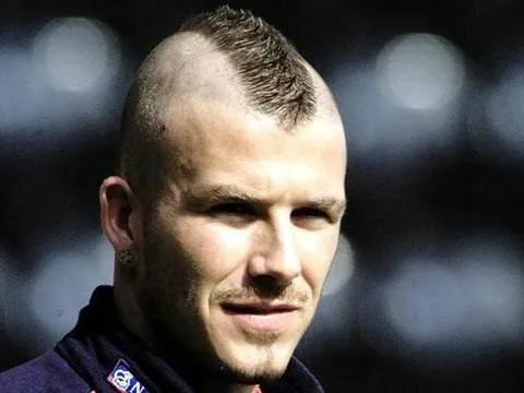 Sir Alex bắt David Beckham cạo đầu vì không vừa mắt