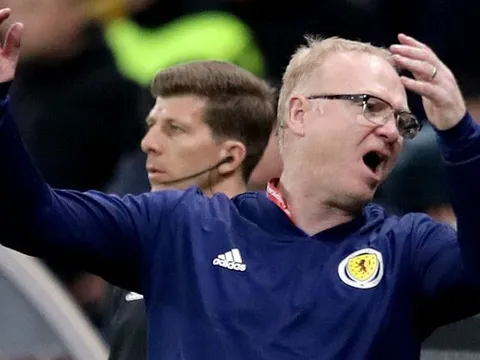 CHÍNH THỨC: Thầy của Scott McTominay bị sa thải