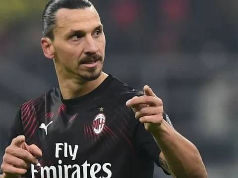 Zlatan nói gì khi HLV hỏi có cần rời sân nghỉ ngơi không?