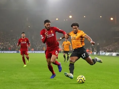 Fan Liverpool: "Quá ảo! Cậu ấy hay hơn Virgil van Dijk"