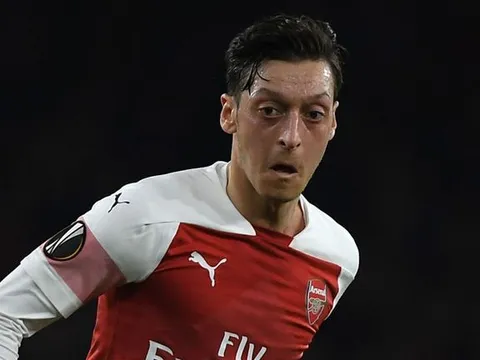 Unai Emery: "Ozil vẫn không được đảm bảo suất chính thức"