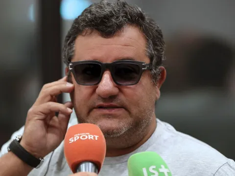 'Cậu ta là con voi lớn, Man Utd không xứng tầm'