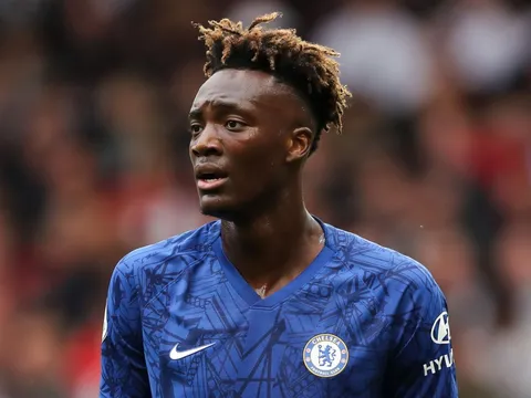 Hislop: Abraham cần sự cạnh tranh, Chelsea nên mua cậu ấy thay vì Cavani