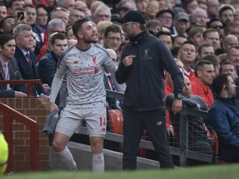 Sốc! Bị đồn mâu thuẫn với Henderson, Klopp văng tục trước truyền thông