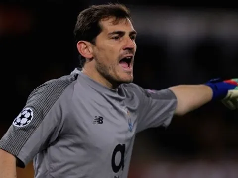 SỐC! Casillas sẽ vẫn tiếp tục xỏ găng thi đấu