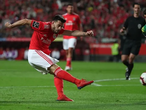 Sốc: Cựu sao Milan ra mắt đội bóng sau... 4 năm ký hợp đồng