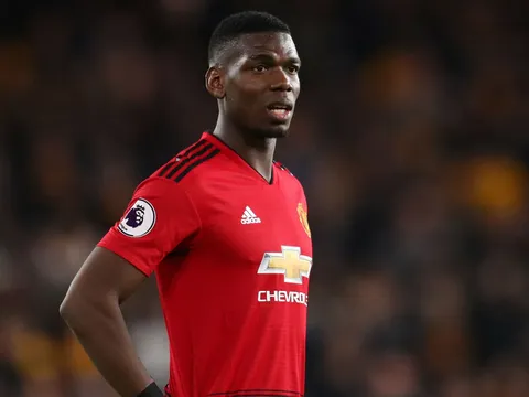 SỐC: Đá tệ, Pogba còn liên tiếp cự cãi 1 đồng đội ngay trên sân
