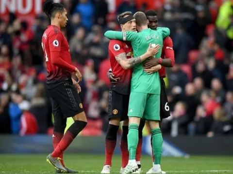SỐC: De Gea 'cứu rỗi' Man Utd, Pogba nói một câu khó tin