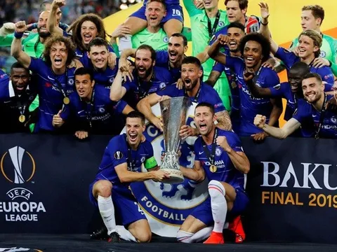 SỐC! Fabregas lên tiếng, ám chỉ Sarri 'bạc bẽo' vì 1 lí do