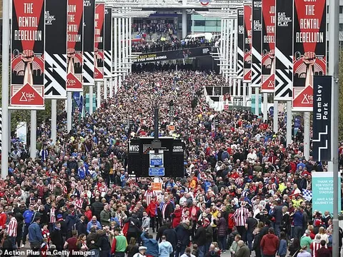 SỐC! Hai đội bóng Hạng Hai mang hơn 80000 khán giả đến Wembley