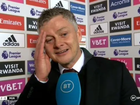 SỐC! Solskjaer lộ hình ảnh điên rồ khi M.U thất bại trước Arsenal
