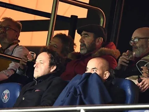 Sốc! Man Utd chiến thắng, Cantona vẫn muốn "choảng"... bố Neymar