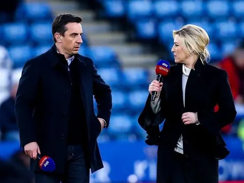 SỐC! Neville khuyên Man Utd... buông bỏ trận gặp Man City
