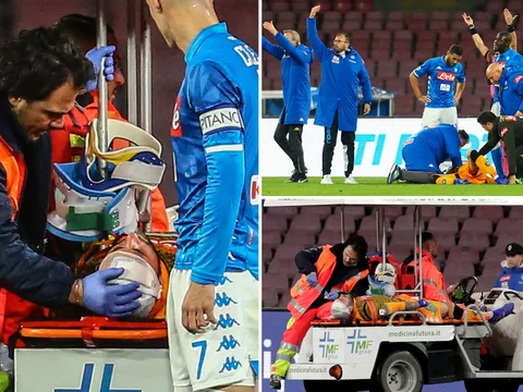 SỐC: 'Người thừa' Arsenal đổ ầm xuống sân, chuyển thẳng đến bệnh viện