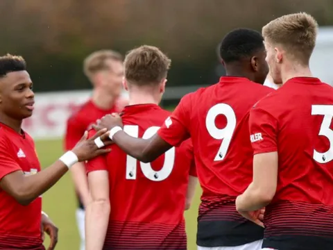 SỐC! Sao trẻ U18 Man United lập siêu phẩm 'không tưởng'