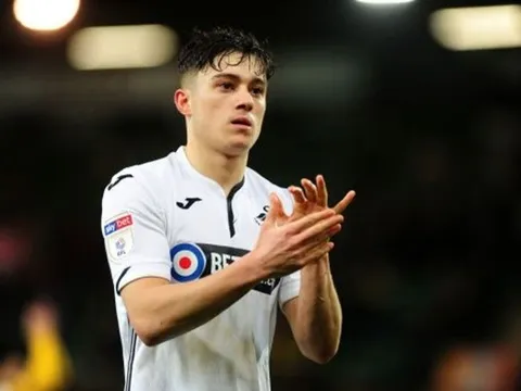 SỐC! 'Tân binh' của Man Utd khiến fan 'bấn loạn' vì 1 hành động