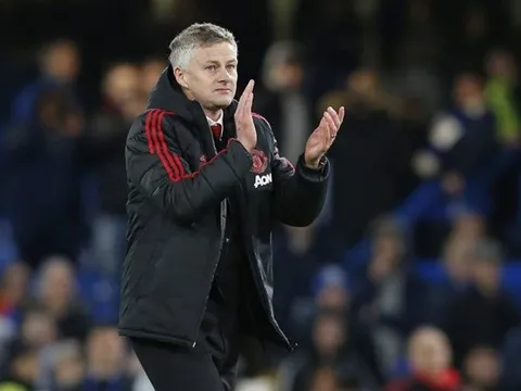 'Solskjaer đã chúc mừng Paul Pogba'