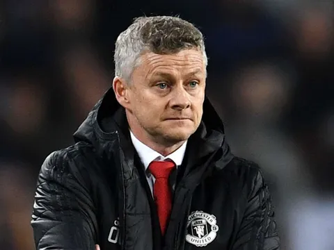 Solskjaer sợ các cầu thủ Man Utd bị "triệt hạ" trong trận Derby