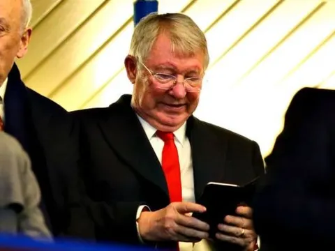 Solskjaer tiết lộ cuộc gọi cho Sir Alex sau khi được bổ nhiệm