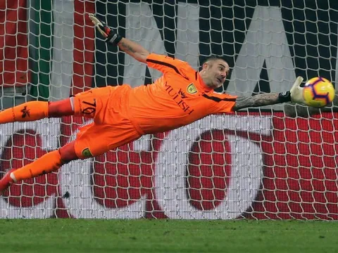 Cựu thủ thành Juventus giải nghệ ở tuổi 40