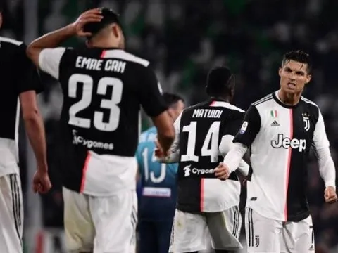 Bị đuổi người, Juventus thoát hiểm trong gang tấc