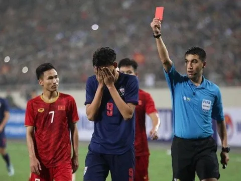 U23 Thái Lan đã xoá chiếc thẻ đỏ cho kẻ đánh nguội Đình Trọng như thế nào?