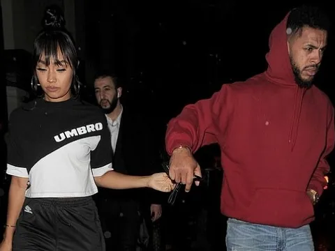 Sao Ngoại hạng Anh bị cảnh sát "gõ cửa" trong ngày chung đôi cùng bạn gái