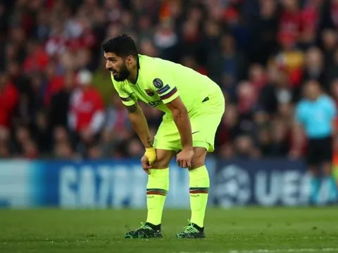 Suarez phản ứng ra sao khi Barca gục ngã trước Liverpool?